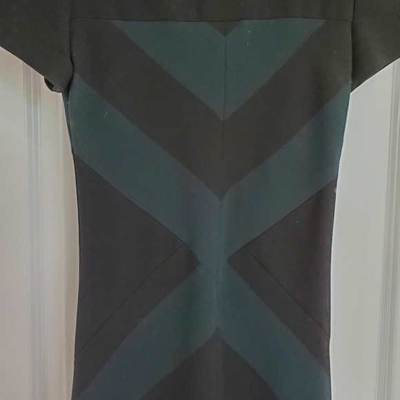 Black and Green dress - Picture 2 of 2